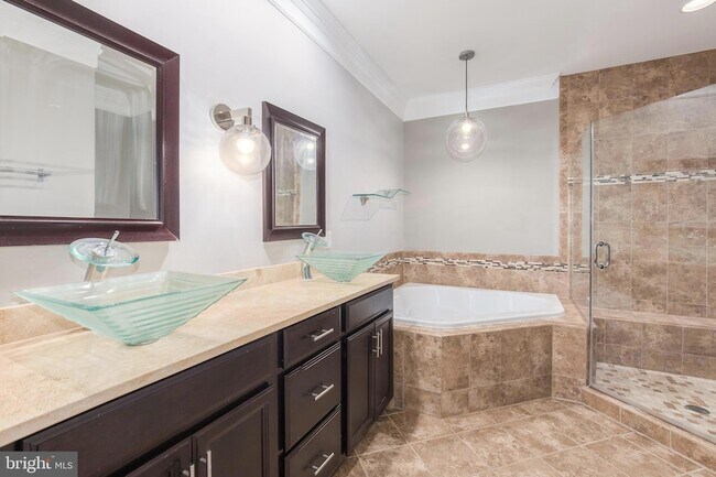 Building Photo - 704 Quayside Ct