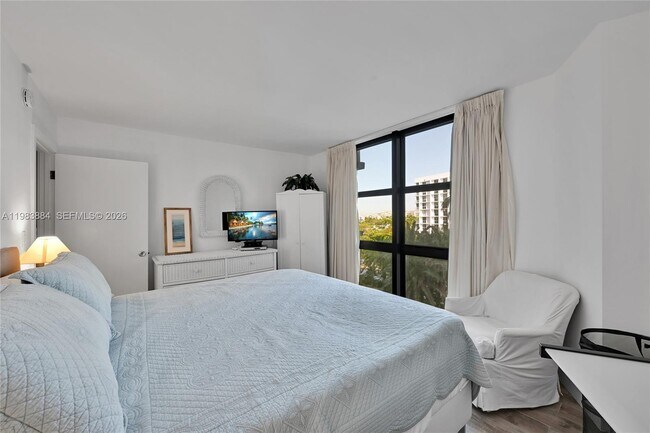 Building Photo - 1111 Crandon Blvd