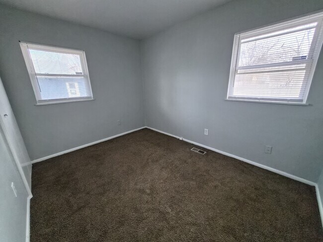 Building Photo - 3525 Luewan Ct