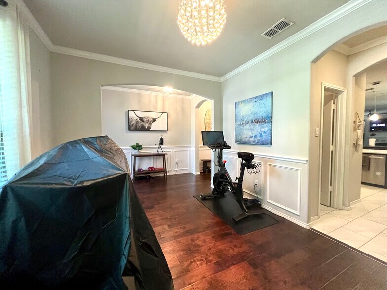 Building Photo - 2432 Whispering Pines Dr