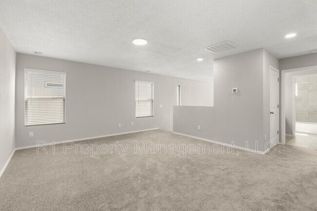 Building Photo - 5643 Linq Place Northeast