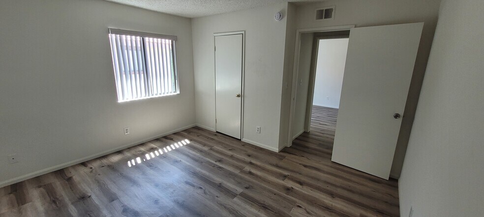 Building Photo - 27925 Tyler Ln