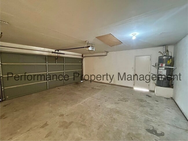 Building Photo - Stunning 4 Bed/2 Bath in S Bakersfield w/ ...