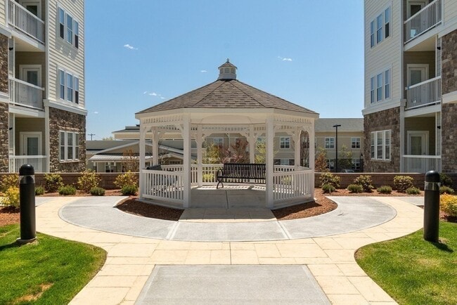 Building Photo - 120 University