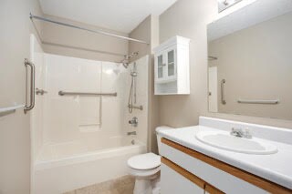 Building Photo - 607 Trinity Dr