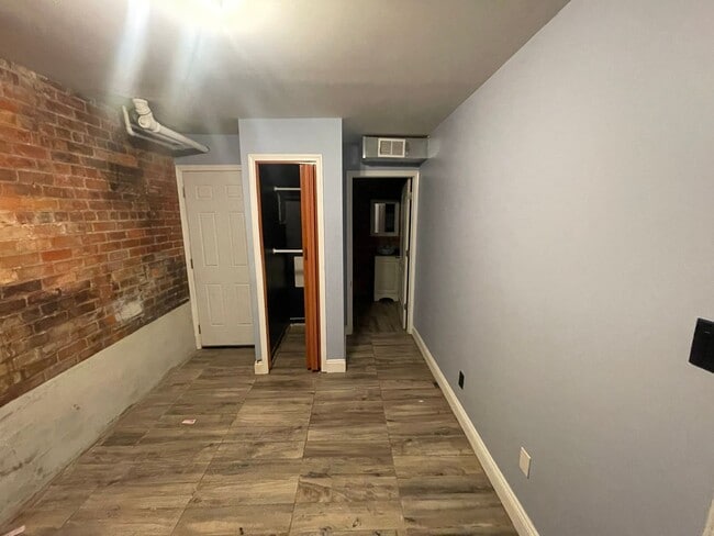 Building Photo - CASS D APARTMENTS-516 Kirby