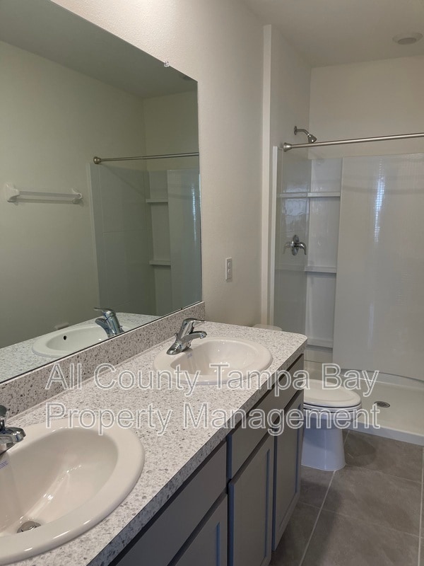 Building Photo - 33061 Major Oak Dr