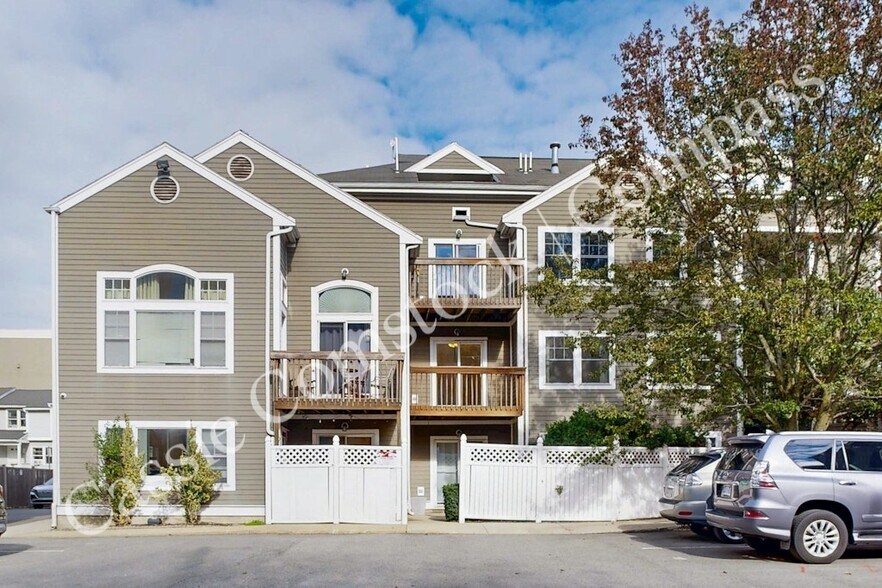 Building exterior - 111 W 8th St