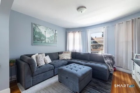 Building Photo - 154 Rose St