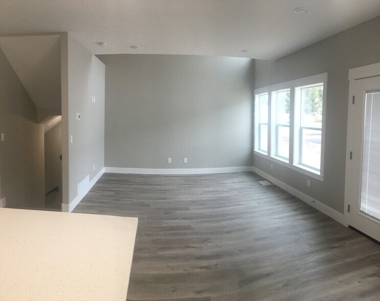 living room - 10668 N 36th E