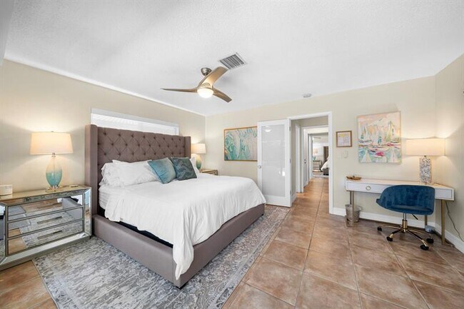 Building Photo - 4804 NE 21st Ave