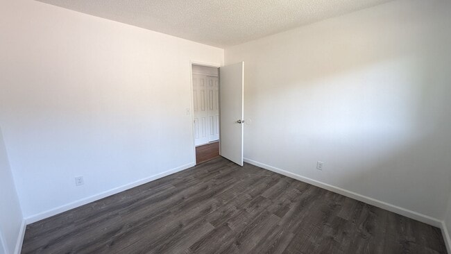 Building Photo - Great duplex unit in Sherwood!
