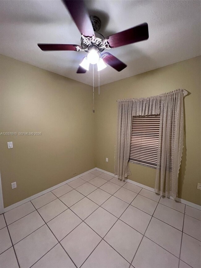 Building Photo - 10155 SW 159th Ct