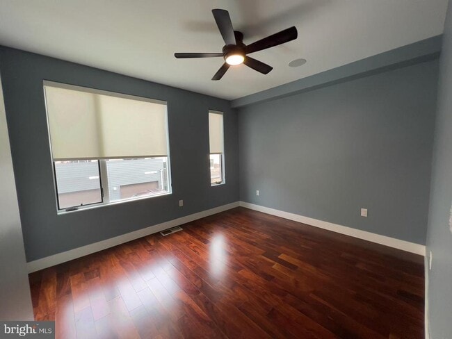 Building Photo - 423 Wallace St