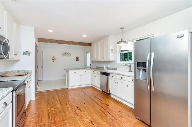 Building Photo - 958 Pinemont Dr