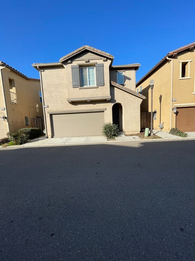 Building Photo - Summer Special $200 Off 1st Month Rent!!!