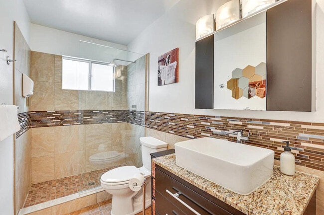 Building Photo - 6805 E 2nd St