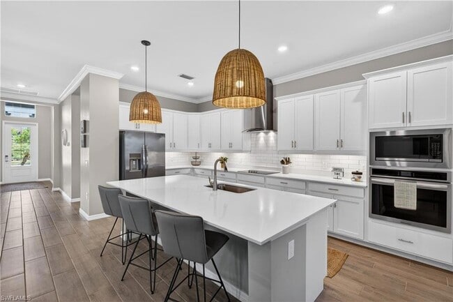 Building Photo - 5856 Sunningdale St