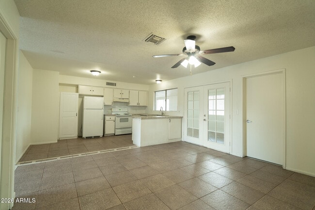 Building Photo - 3642 W Carla Vista Dr