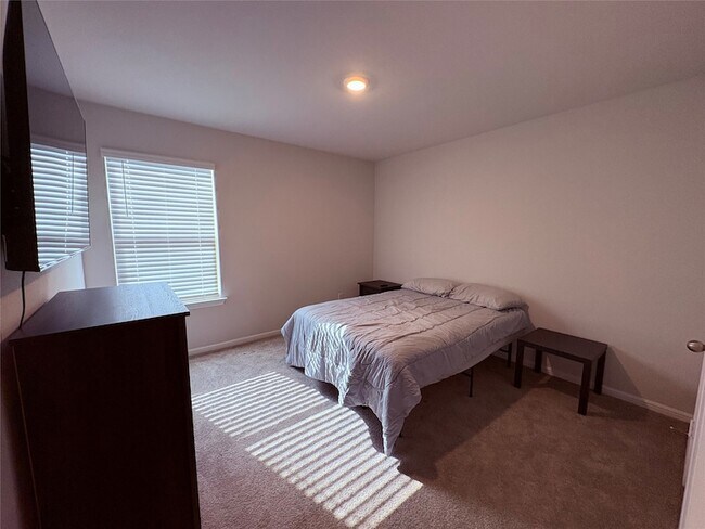 Building Photo - 16721 Porterfield Ln