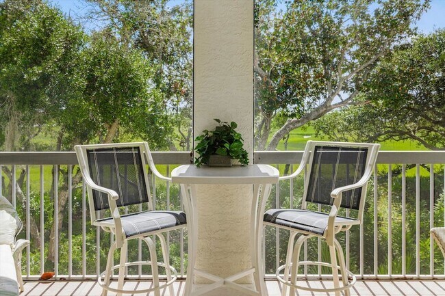 Building Photo - 215 S Ocean Grande Dr