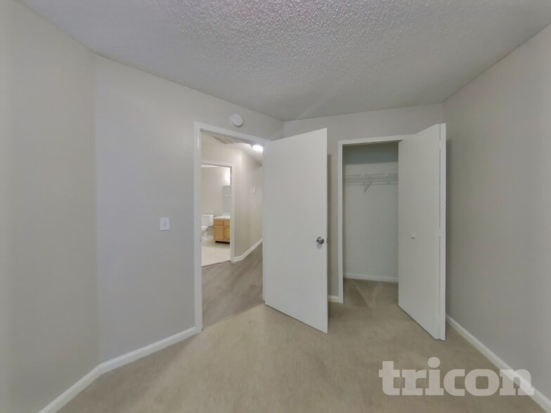 Building Photo - 3840 Tallcott Dr