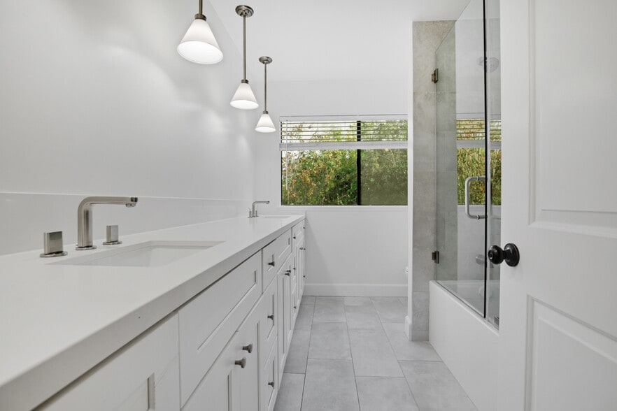 Building Photo - 23450 Park Hermosa