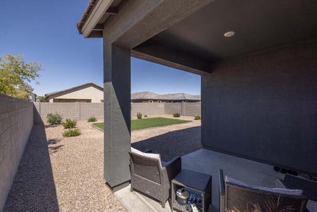 Building Photo - 36354 W San Clemente Ave