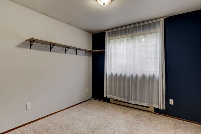 Building Photo - Cozy Home Close to Beach! Your New 3 Bed, ...