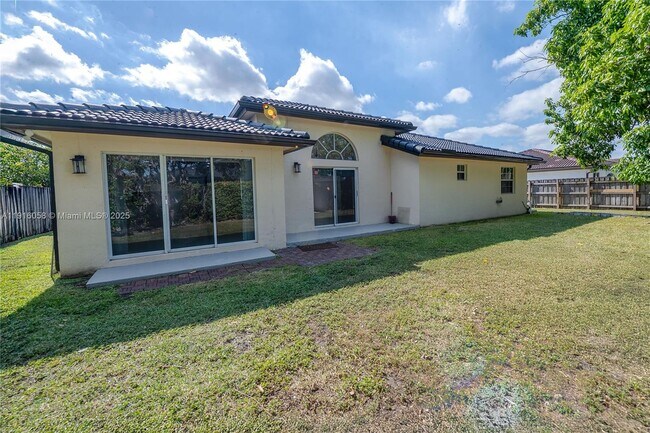 Building Photo - 15461 SW 170th Terrace