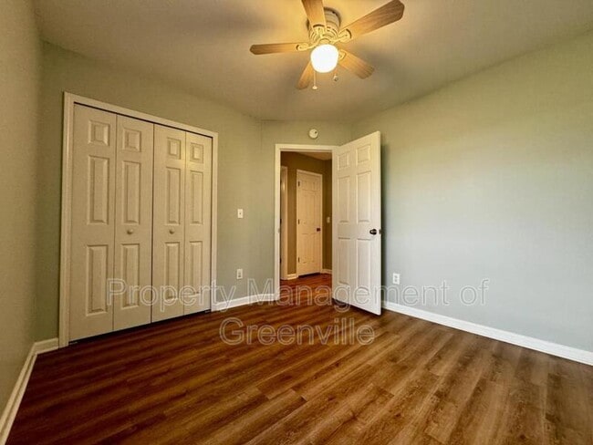 Building Photo - 603 Fairview Lake Way