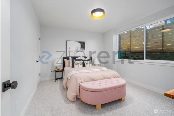 Building Photo - Unit