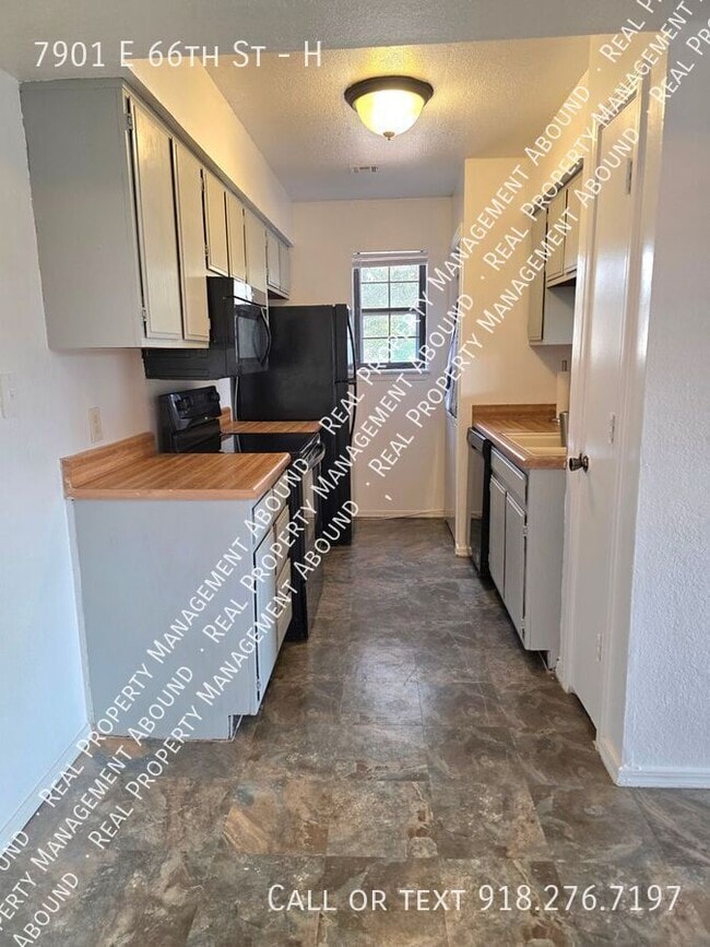 Building Photo - 7901 E 66th St