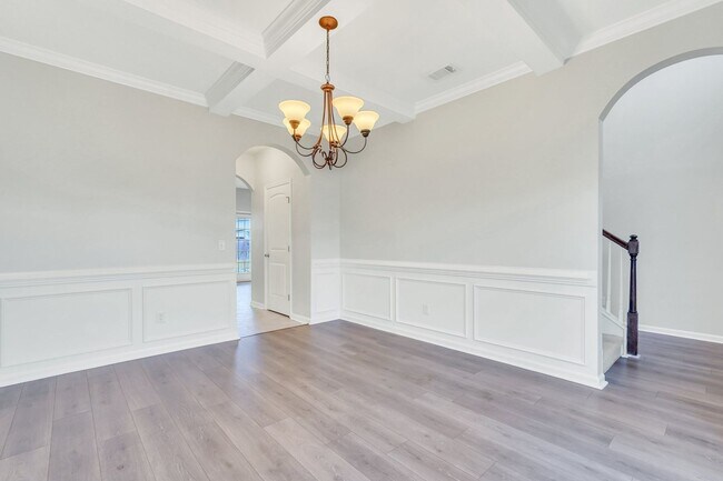 Building Photo - COMING EARLY JUNE 2026! (Pet Friendly)