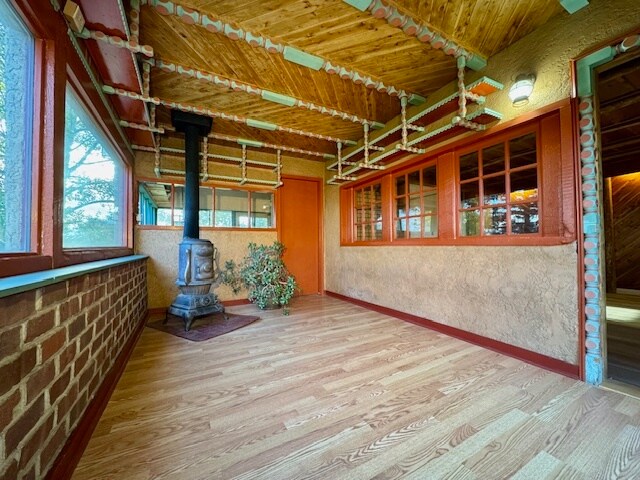Building Photo - 8351 S River Rd