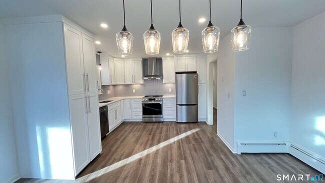 Building Photo - 34 Keith St