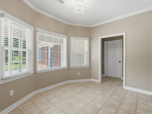 Building Photo - 2819 Willowick Tr SE