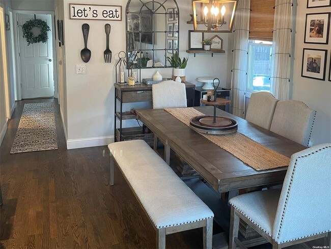 Building Photo - 1528 Carl Ave