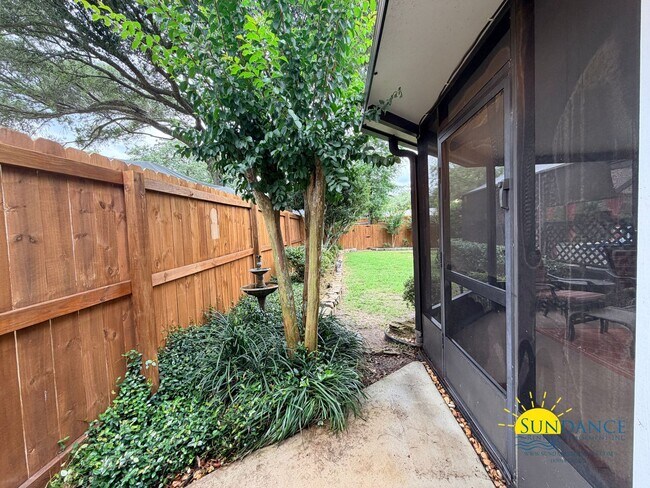 Building Photo - Stunning 3 Bedroom Home in Valparaiso with In-ground pool!
