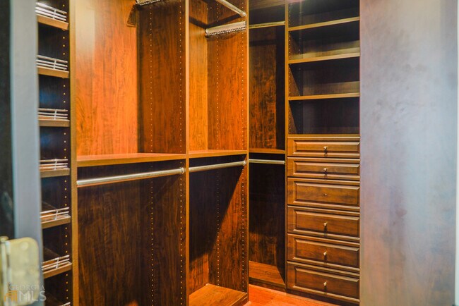 Building Photo - 1127 Ashton Bluff Dr NE