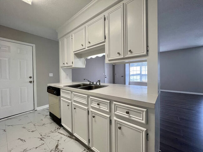 Building Photo - 21A Battery Walk Court