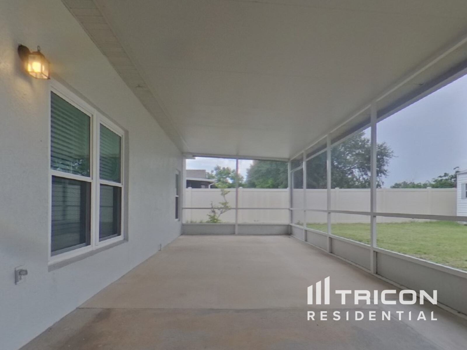 Building Photo - 1692 Brolga St