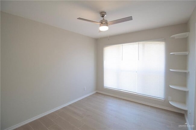 Building Photo - 24 Morning Ln