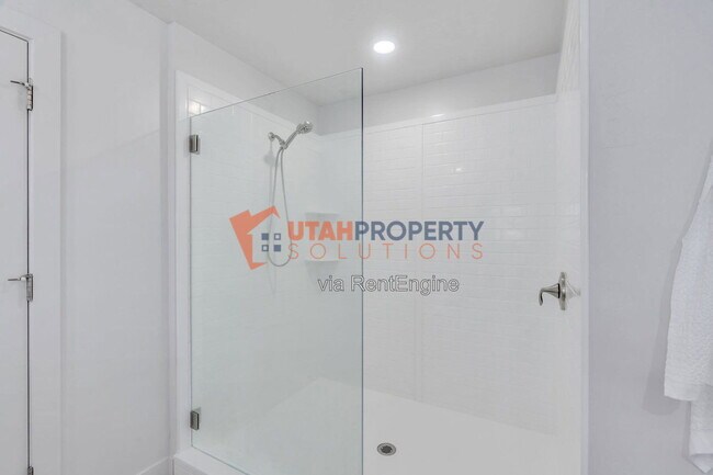 Building Photo - 213 W Prickly Pear Dr
