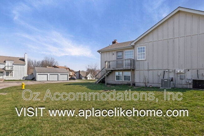 Building Photo - 530 SE Hampton St