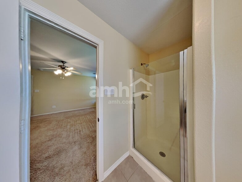 Building Photo - 1101 Shadow Glenn Dr