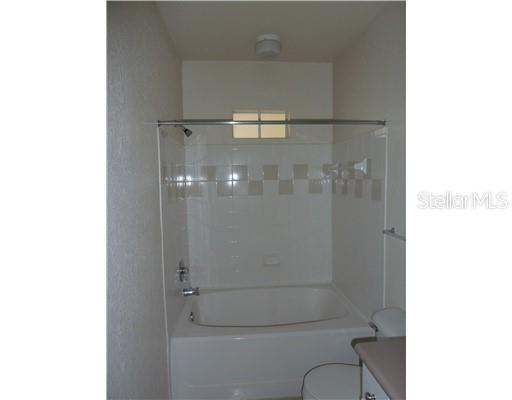 Building Photo - 9401 Crescent Loop Cir