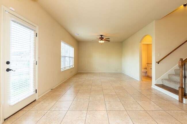 Building Photo - Beautiful 3 Bedroom, 2.5 Bath Home in Jenks