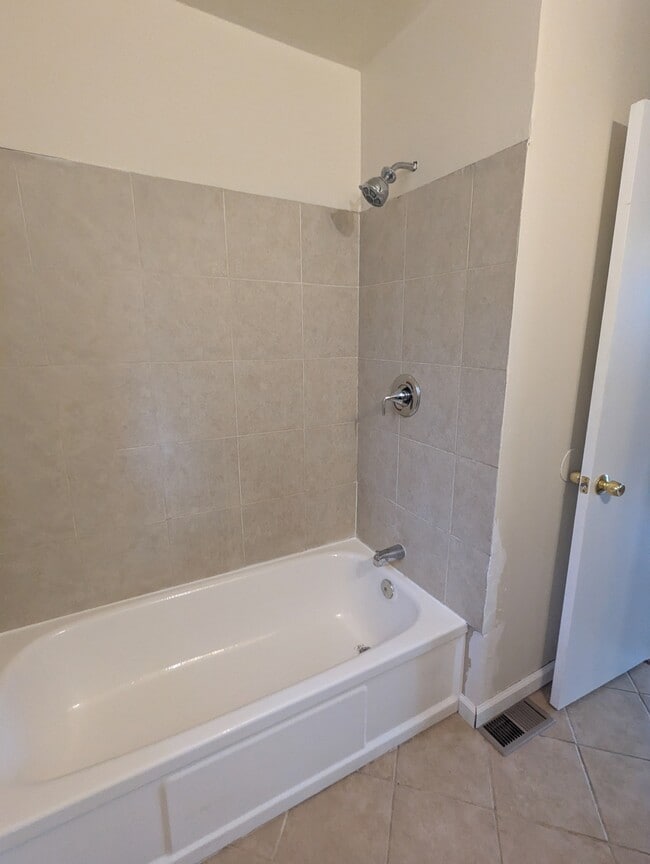 Building Photo - 336 Triumph Cir SE