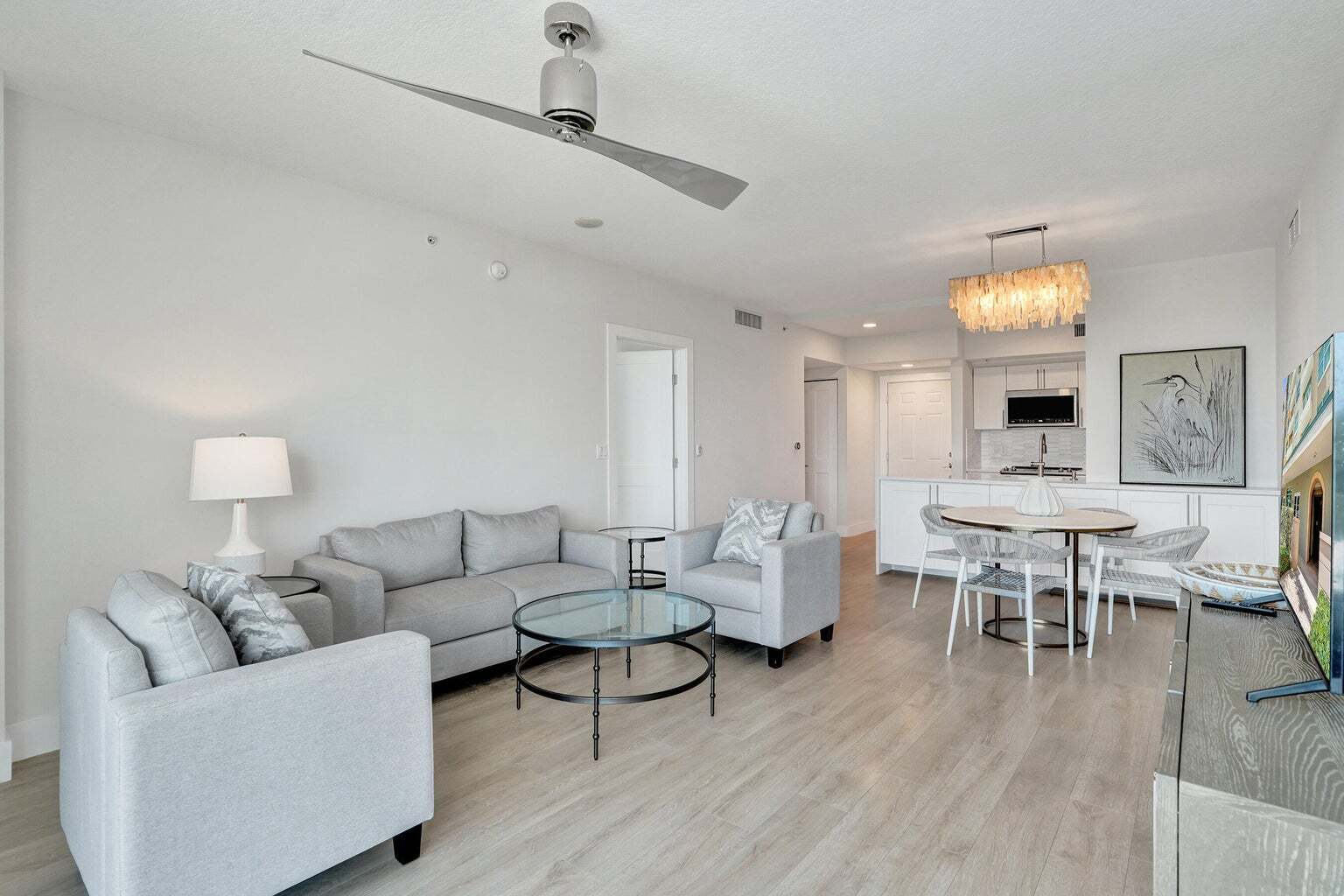 Building Photo - 700 E Boynton Beach Blvd